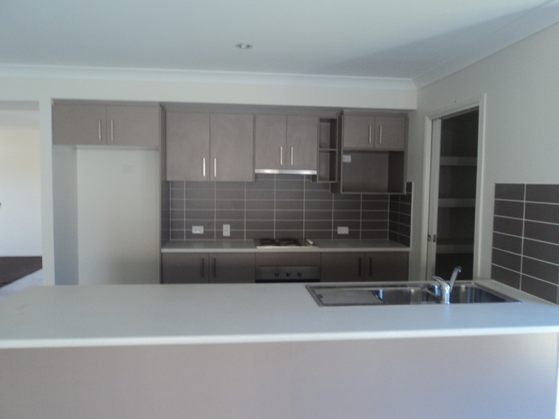 4 Cypress Circuit, Coomera QLD 4209