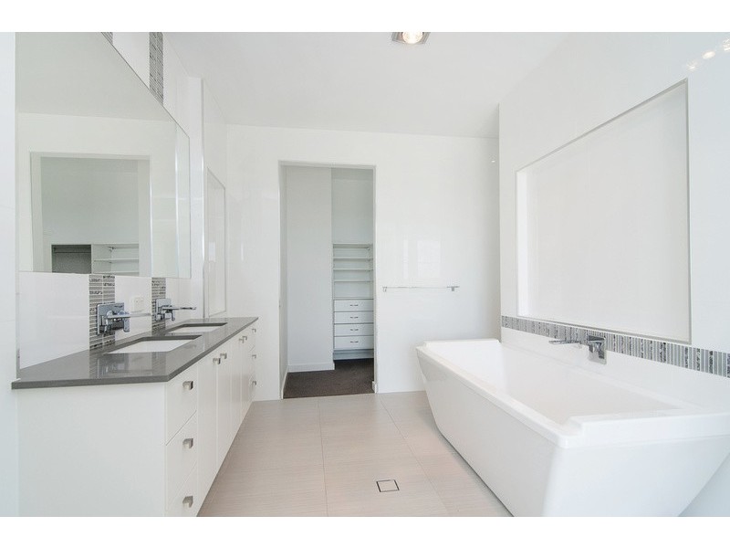 15 Impeccable Circuit, Coomera Waters QLD 4209