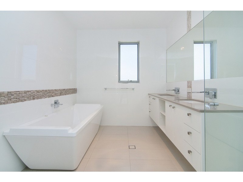 15 Impeccable Circuit, Coomera Waters QLD 4209