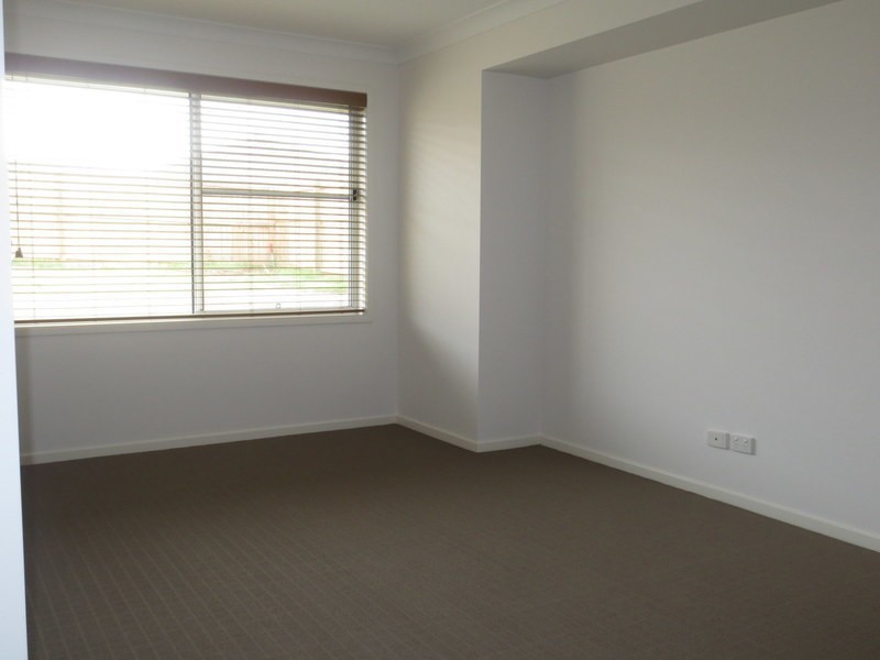 37 Banks Drive, Ormeau QLD 4208