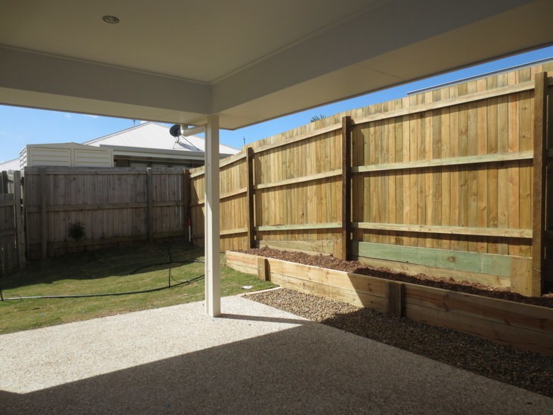 8 Sienna Crescent, Pimpama QLD 4209