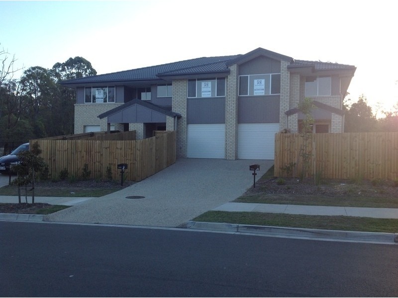 3/3  Christine Drive, Coomera QLD 4209