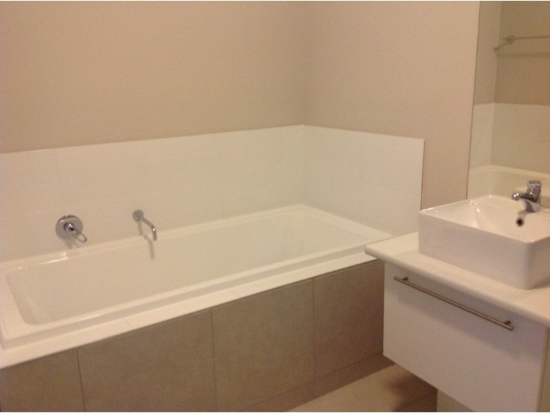 3/3  Christine Drive, Coomera QLD 4209