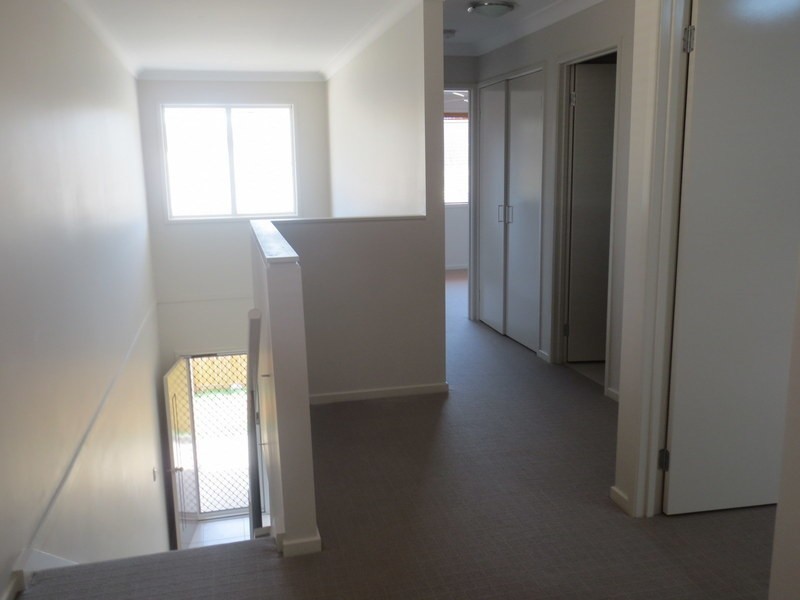 3/3  Christine Drive, Coomera QLD 4209