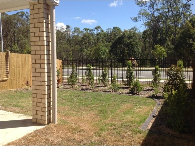 3/3  Christine Drive, Coomera QLD 4209