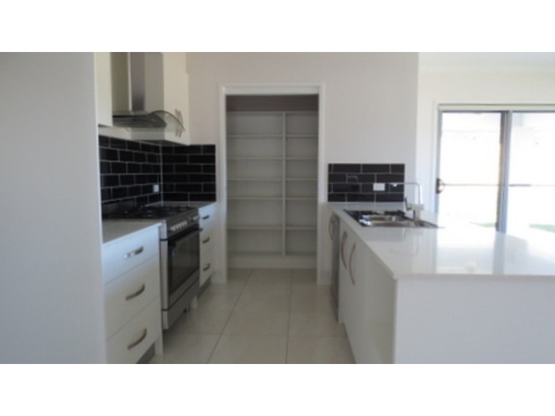 26 Treecreeper  Crescent, Upper Coomera QLD 4209