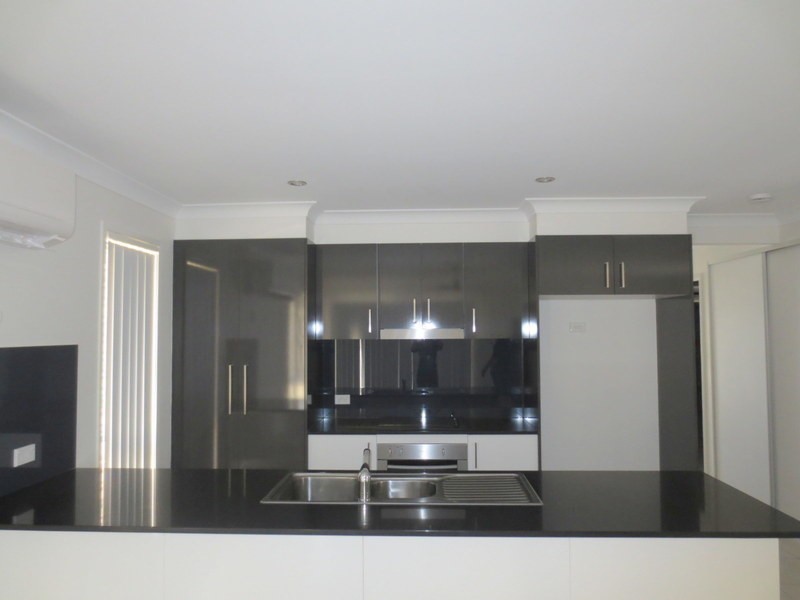 8 Sienna Crescent, Pimpama QLD 4209