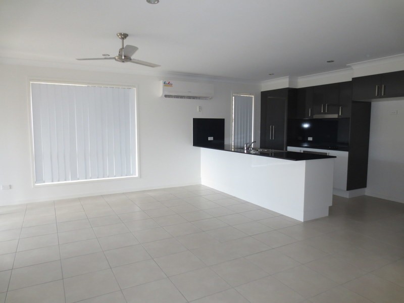 8 Sienna Crescent, Pimpama QLD 4209