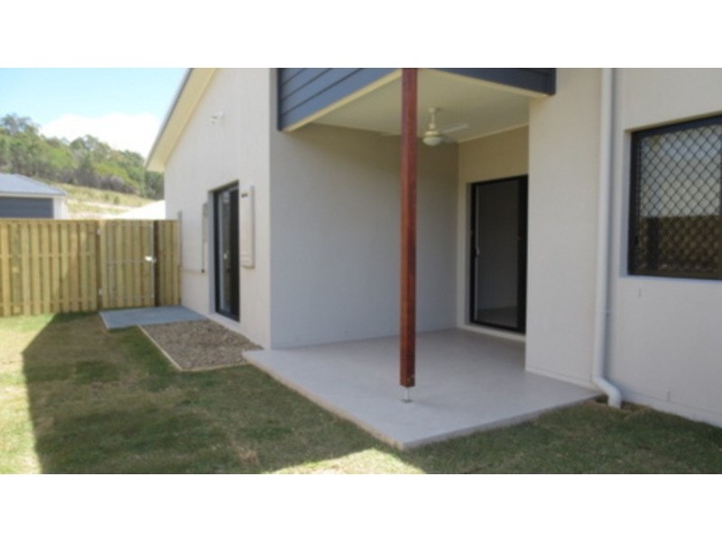 1/36 Gullwing Drive, Upper Coomera QLD 4209