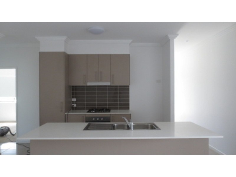 2/36 Gullwing Drive, Upper Coomera QLD 4209