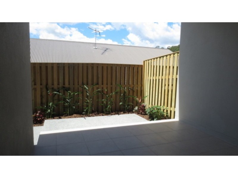 2/36 Gullwing Drive, Upper Coomera QLD 4209