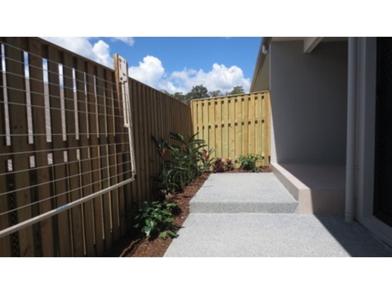 2/36 Gullwing Drive, Upper Coomera QLD 4209