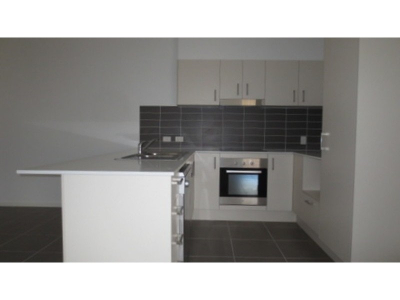 1/11 Dorretti Circuit, Upper Coomera QLD 4209
