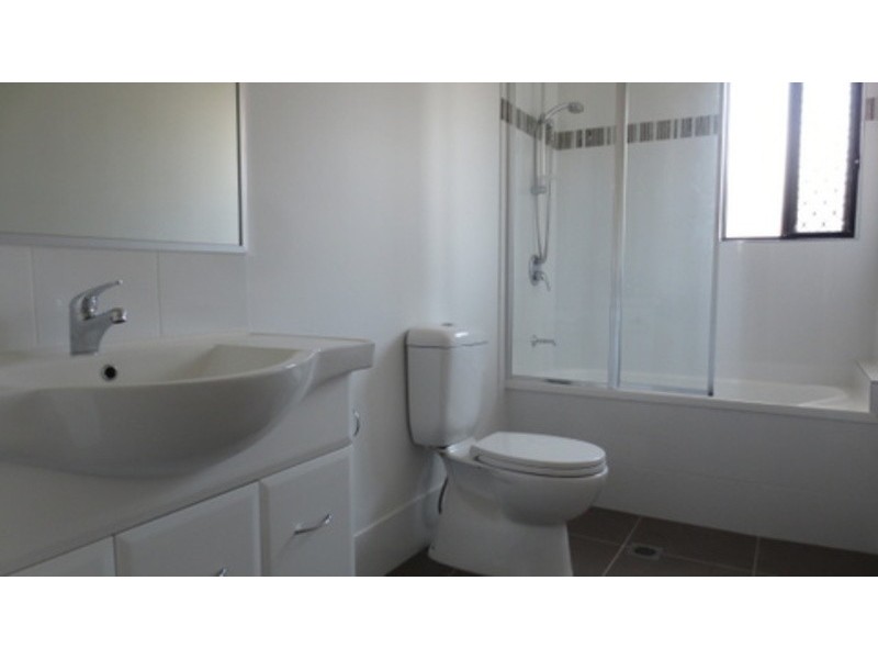 1/11 Dorretti Circuit, Upper Coomera QLD 4209