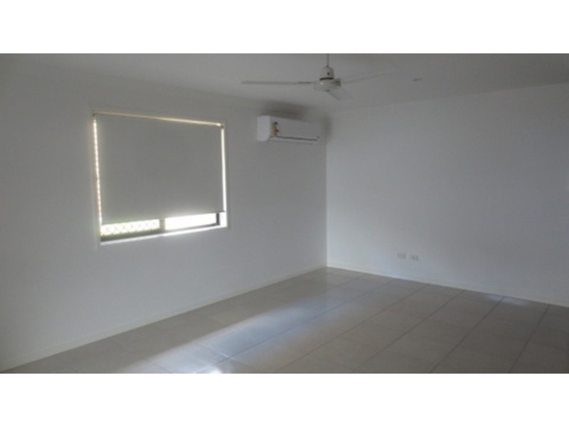 1/25 Dorretti Circuit, Upper Coomera QLD 4209