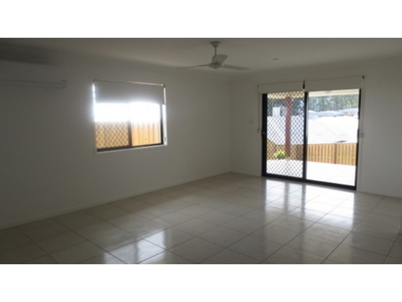 2/25 Dorretti Circuit, Upper Coomera QLD 4209