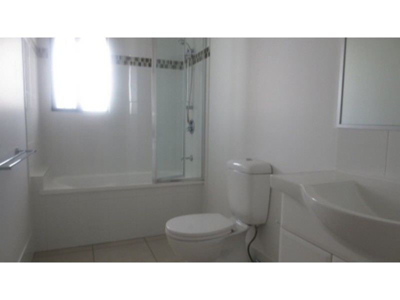 2/25 Dorretti Circuit, Upper Coomera QLD 4209