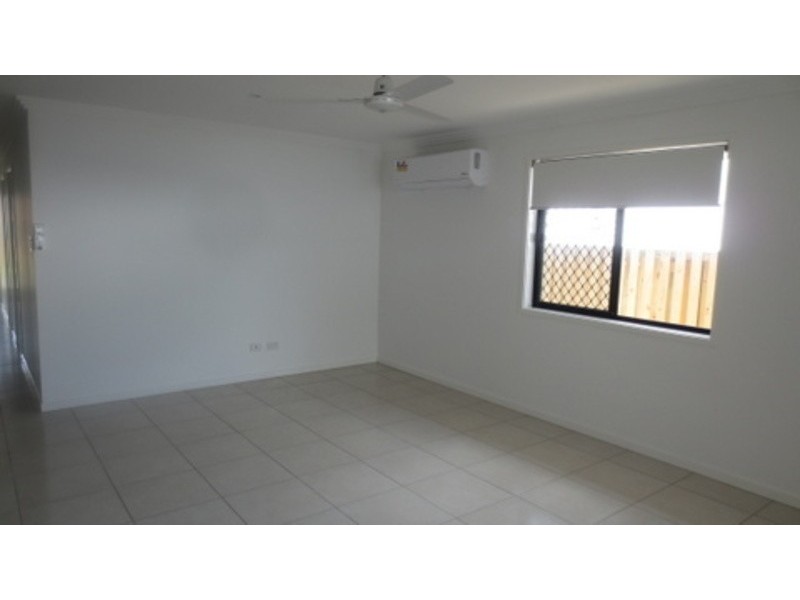 2/25 Dorretti Circuit, Upper Coomera QLD 4209