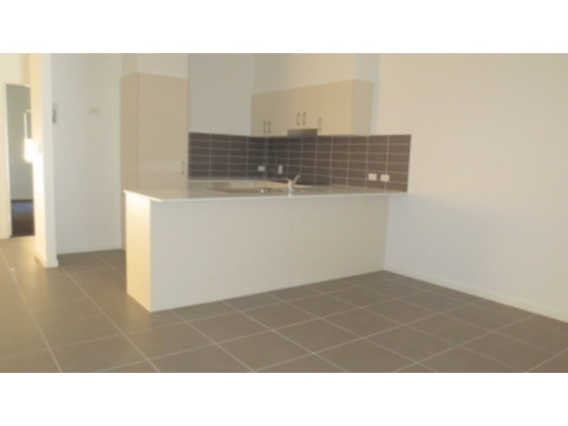 2/11 Dorretti Circuit, Upper Coomera QLD 4209