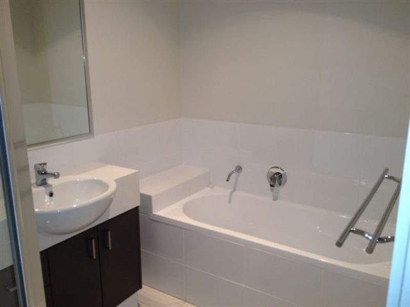 8 Zinc Street, Pimpama QLD 4209