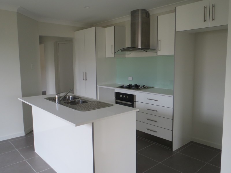 70  Edgeware Street, Pimpama QLD 4209