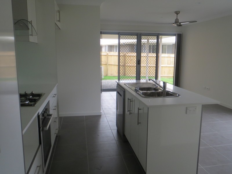 70  Edgeware Street, Pimpama QLD 4209