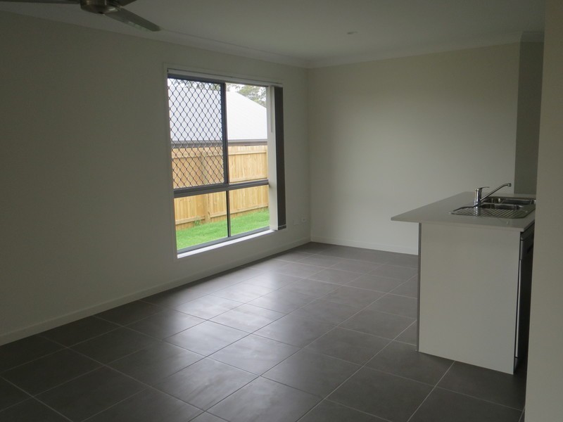70  Edgeware Street, Pimpama QLD 4209