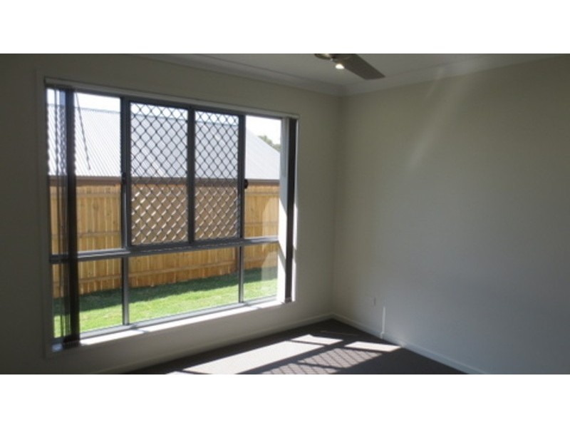 70  Edgeware Street, Pimpama QLD 4209