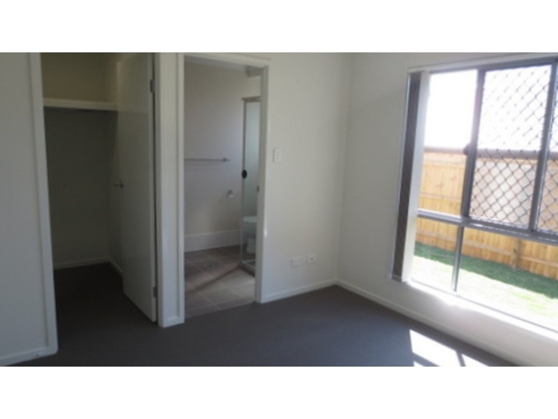 70  Edgeware Street, Pimpama QLD 4209