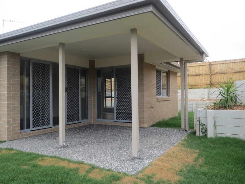 70  Edgeware Street, Pimpama QLD 4209