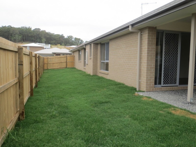 70  Edgeware Street, Pimpama QLD 4209