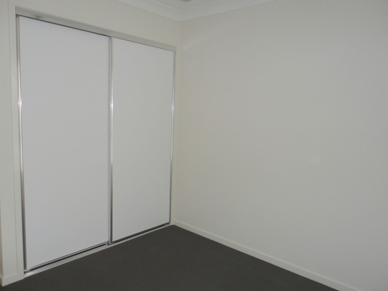 8 Zinc Street, Pimpama QLD 4209