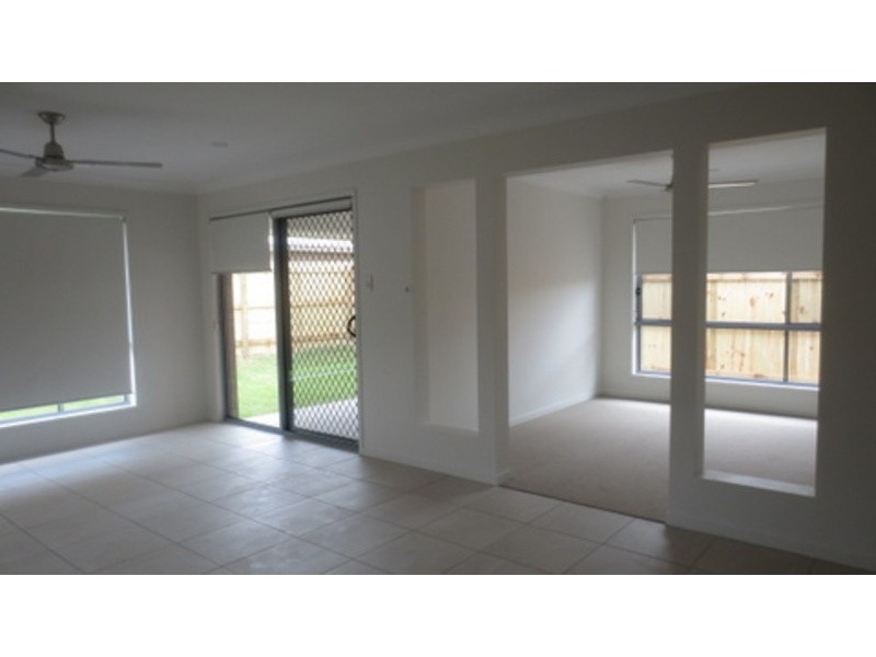 60  Dixon Drive, Pimpama QLD 4209