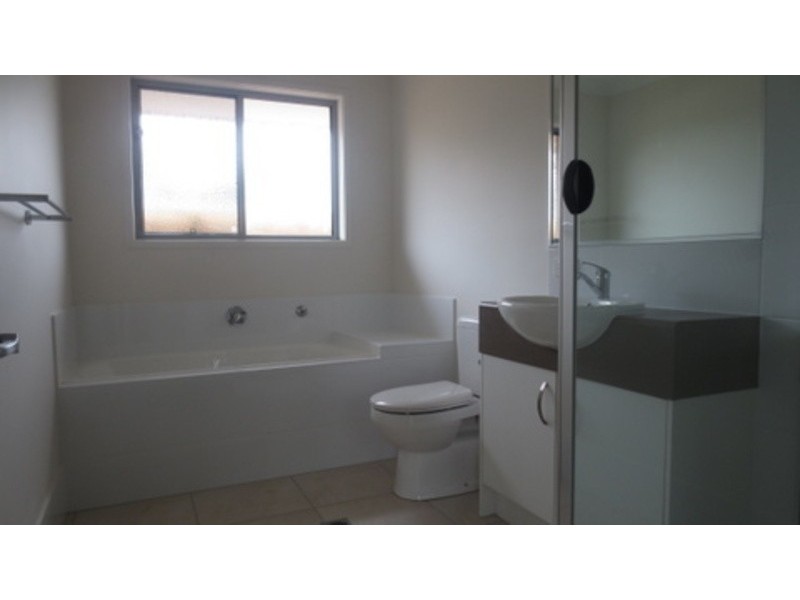 60  Dixon Drive, Pimpama QLD 4209