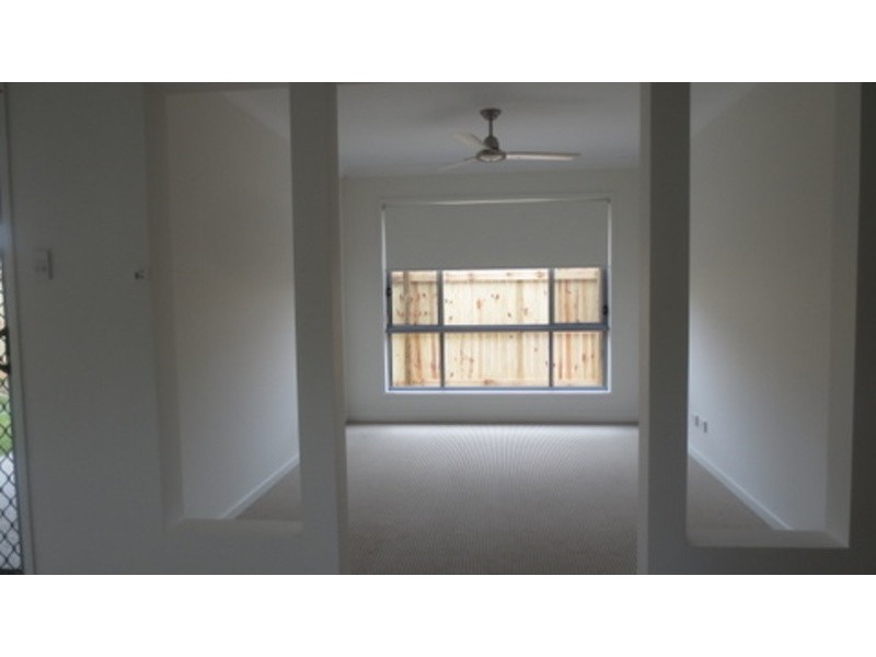 60  Dixon Drive, Pimpama QLD 4209