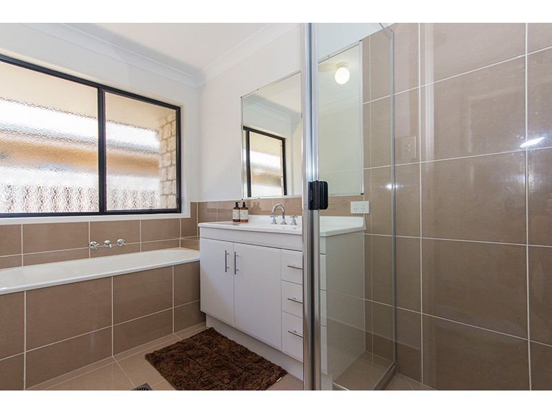 6 Merivale Avenue, Ormeau Hills QLD 4208