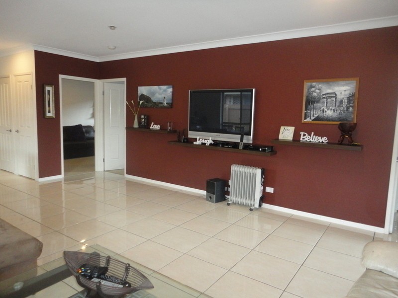 8 Cranberrie Crescent, Pimpama QLD 4209