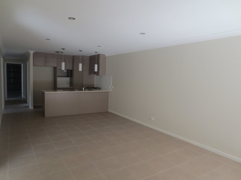2/12 Dorretti Circuit, Upper Coomera QLD 4209