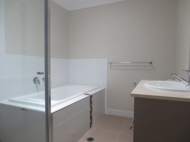 2/12 Dorretti Circuit, Upper Coomera QLD 4209