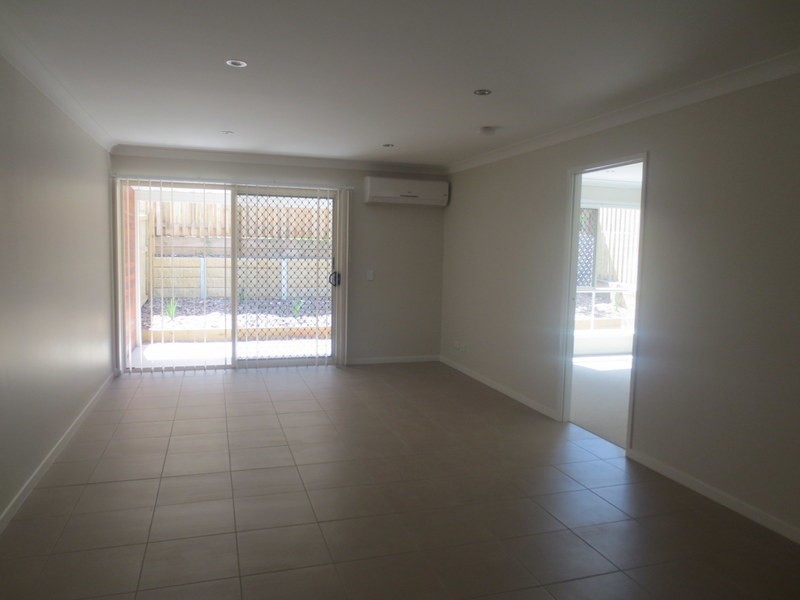 2/12 Dorretti Circuit, Upper Coomera QLD 4209