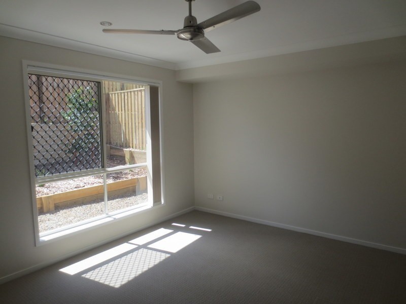 2/12 Dorretti Circuit, Upper Coomera QLD 4209