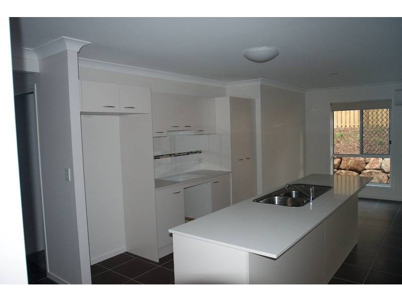 5 Gordon Drive, Upper Coomera QLD 4209