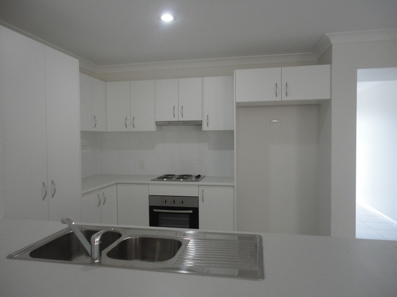 8 Earleham Court, Pimpama QLD 4209