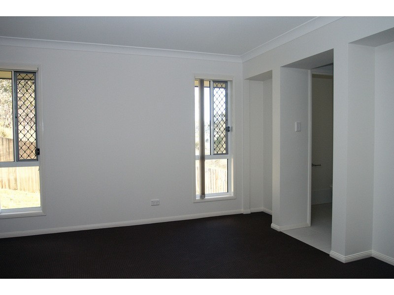 8 Earleham Court, Pimpama QLD 4209