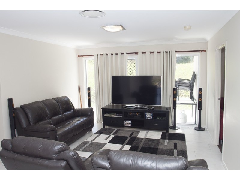 62 Hawkesbury Avenue, Pacific Pines QLD 4211