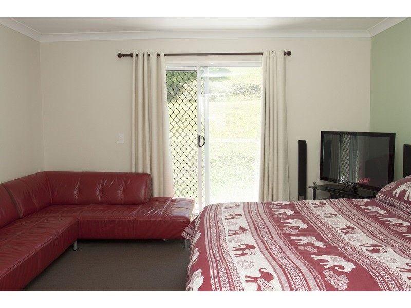 62 Hawkesbury Avenue, Pacific Pines QLD 4211