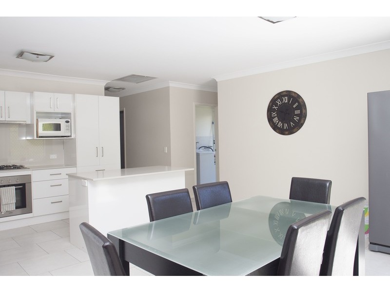 62 Hawkesbury Avenue, Pacific Pines QLD 4211