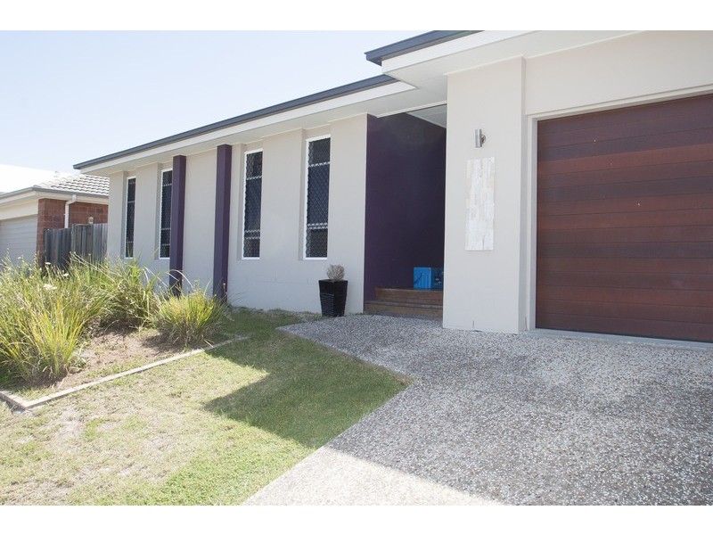 62 Hawkesbury Avenue, Pacific Pines QLD 4211
