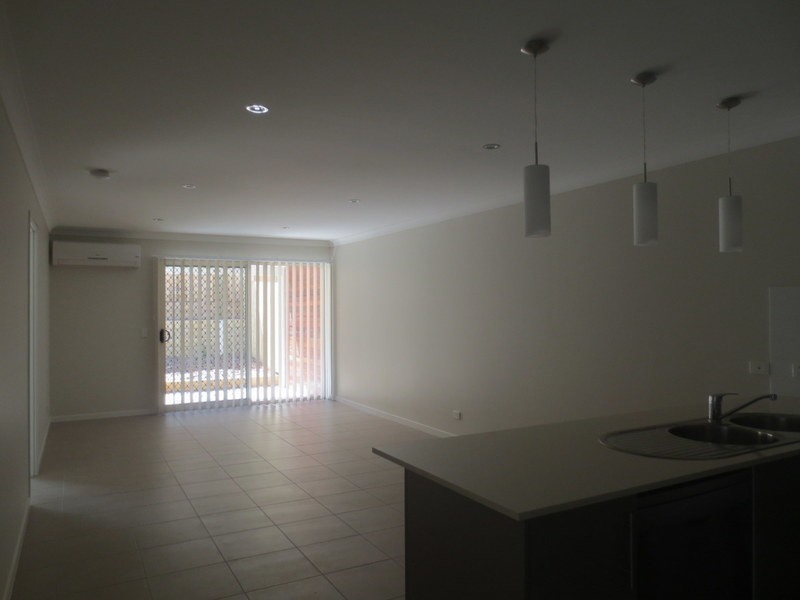 1/12 Dorretti Circuit, Upper Coomera QLD 4209