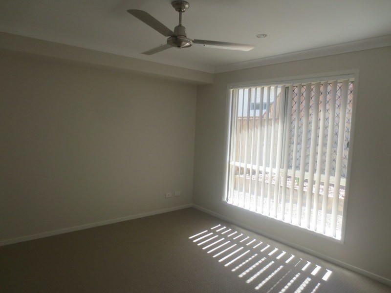 1/12 Dorretti Circuit, Upper Coomera QLD 4209